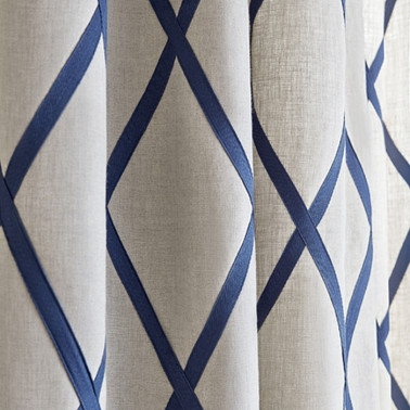 Tarascon Trellis Applique...