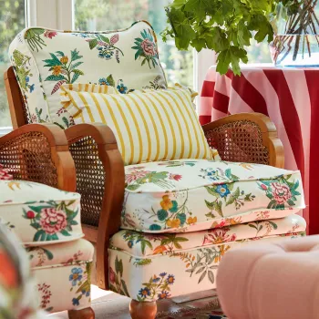 IMG SOPHIE ROBINSON X HARLEQUIN