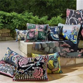 IMG CUSHION SS22